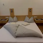 Schweng * טוקס
